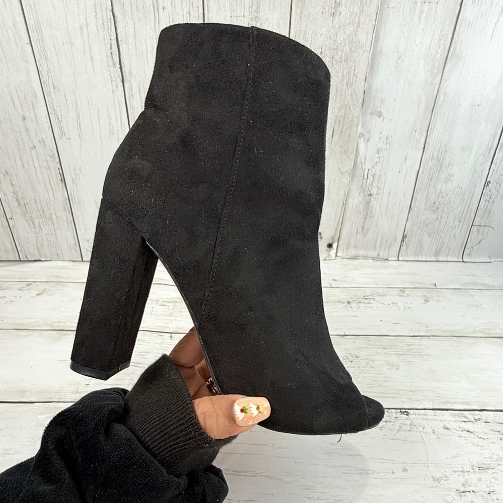 Wild Diva Morris Women's black Peep Toe Ankle Boots Chunky 7.5 Heels Bootie